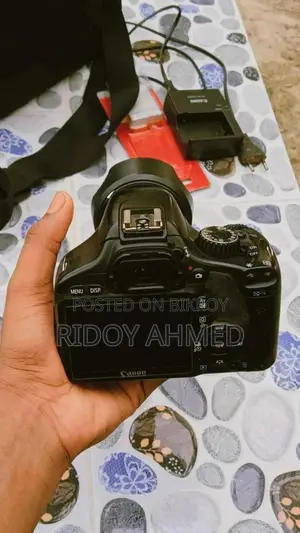 Canon 550D ফুল সেট! (সাথে লেন্স, ২টি ব্যাটারি, ব্যাগ ও প্রোটেক্টর)