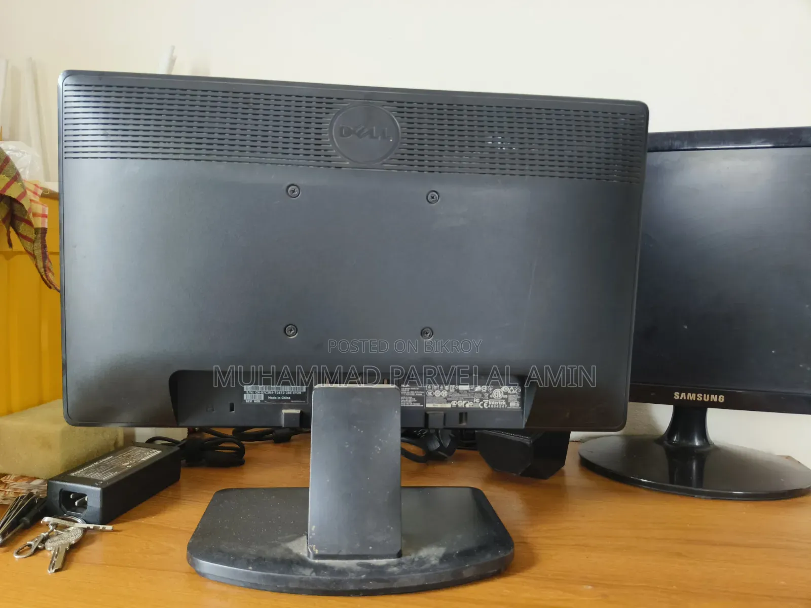 2 Damaged Monitors For Sale