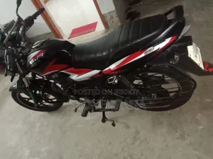 নতুন বাজাজ ডিসকভার ১২৫ ২০২২ ব্ল্যাক