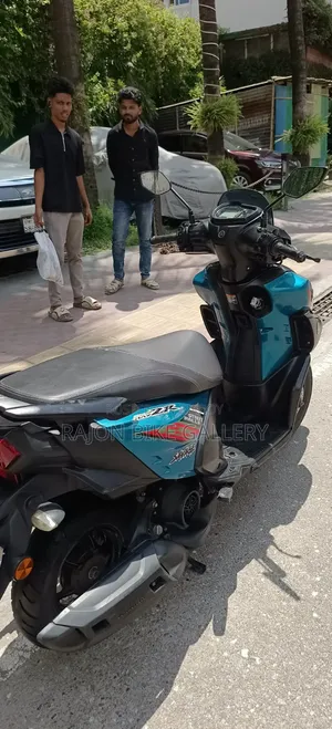 New Yamaha 2022 Blue