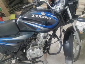 বাজাজ ডিসকভার ১২৫ ২০২১ কালো