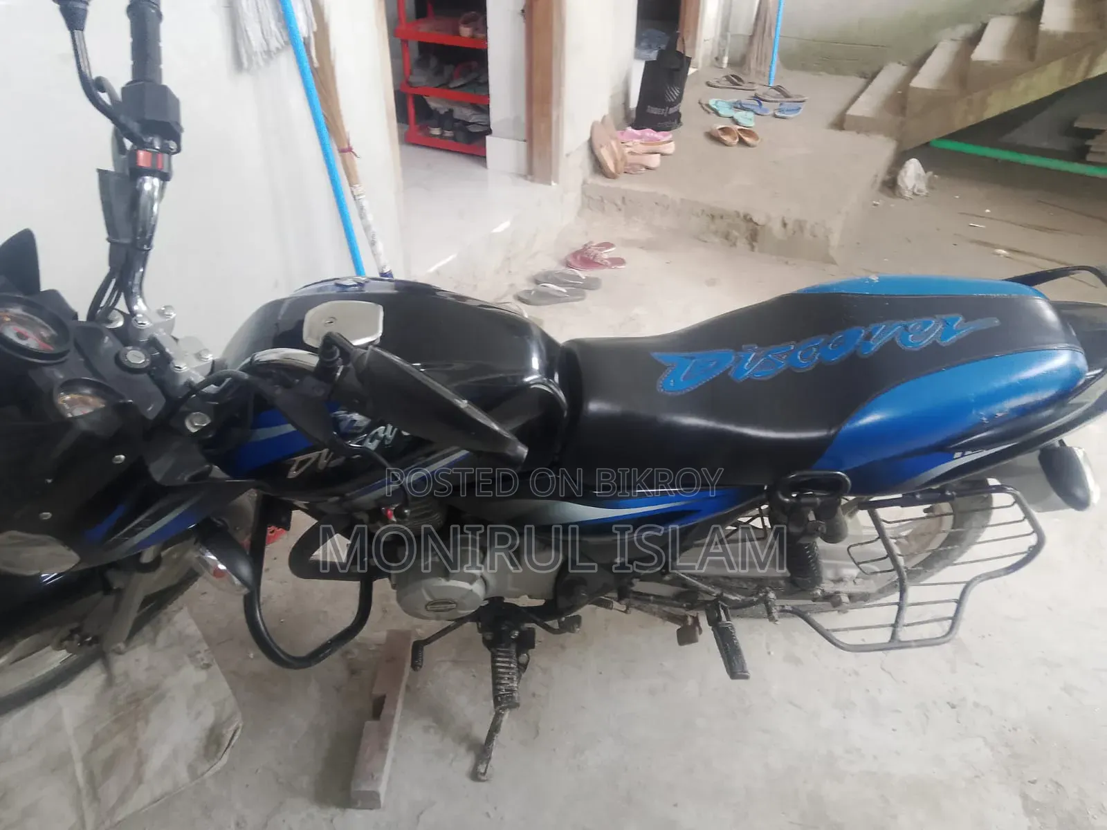 বাজাজ ডিসকভার ১২৫ ২০২১ কালো