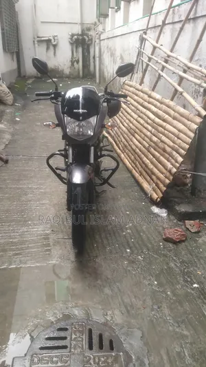 হন্ডা সিবি ২০১৬ সিলভার