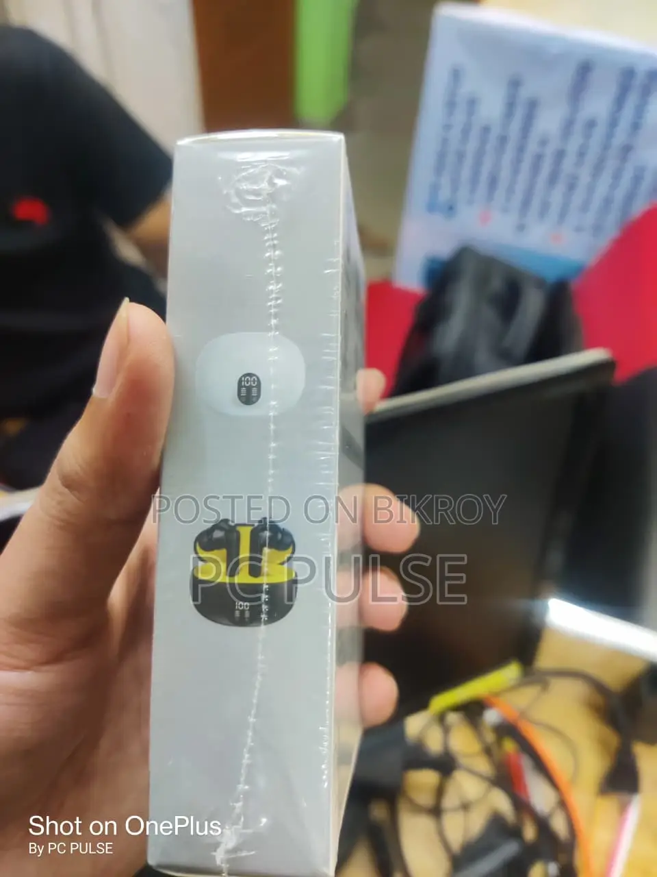 TWS 895b ব্লুটুথ ইয়ারবাডস - V5.4 ফাস্ট চার্জিং ও ওয়াটারপ্রুফ
