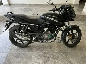 বাজাজ পালসার ১৫০ ২০১৭ গ্রীন