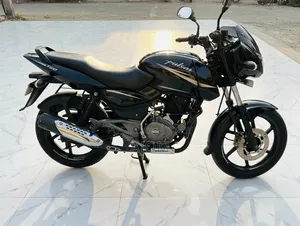 বাজাজ পালসার ১৫০ ২০১৭ গ্রীন