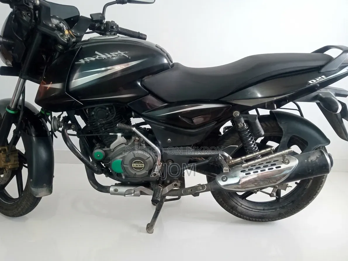 বাজাজ পালসার ১৫০ ২০১৭ গ্রীন