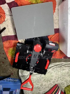Freesub P8100 5-in-1 কম্বো হিট প্রেস মেশিন (ব্র্যান্ড নিউ / প্রায় নতুন)