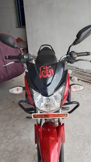 টিভিএস স্ট্রাইকার ১২৫ ২০১৯ লাল