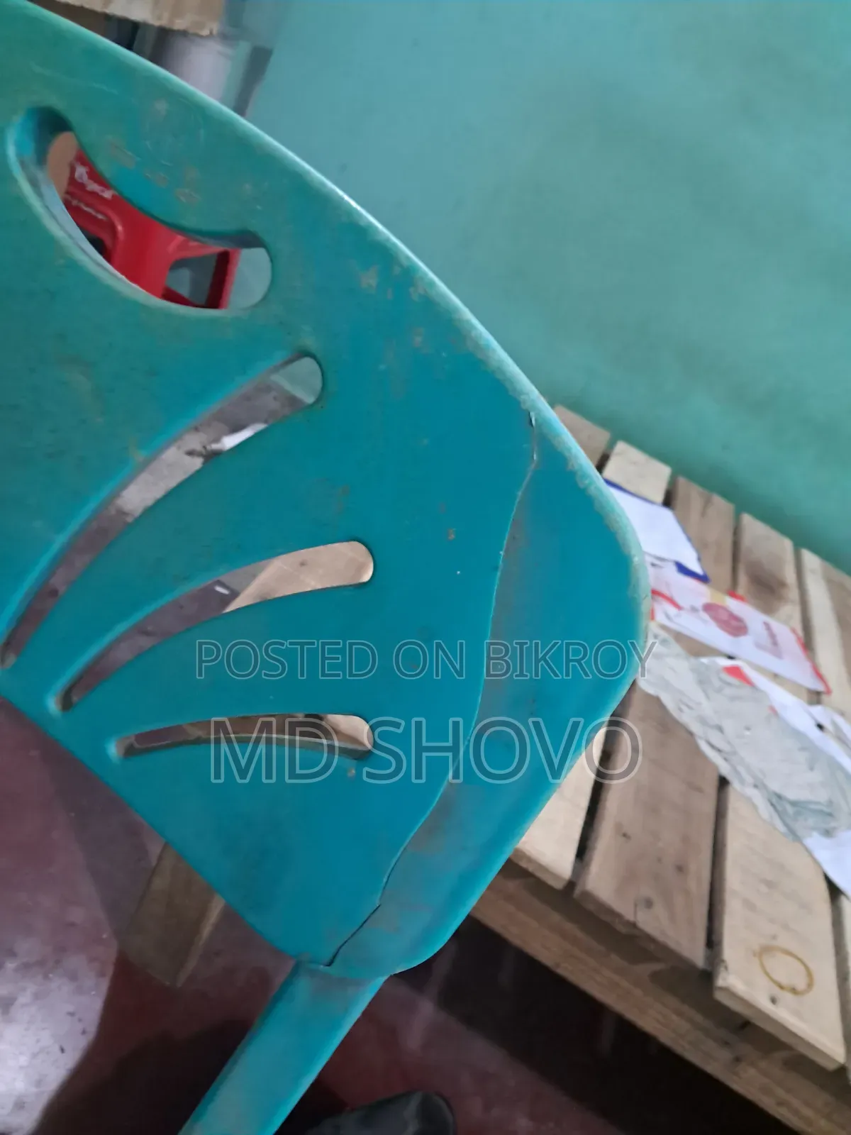 টেবিল + চেয়ার