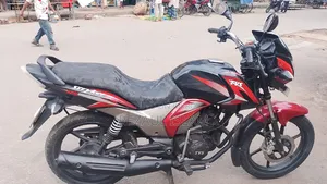 টিভিএস স্ট্রাইকার ১২৫ ২০২২ লাল