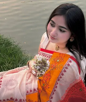 হাফ সিল্ক বুটিক শাড়ি ব্লাউজ পিসসহ