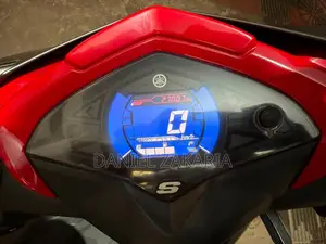 ইয়ামাহা ২০২১ গ্রে