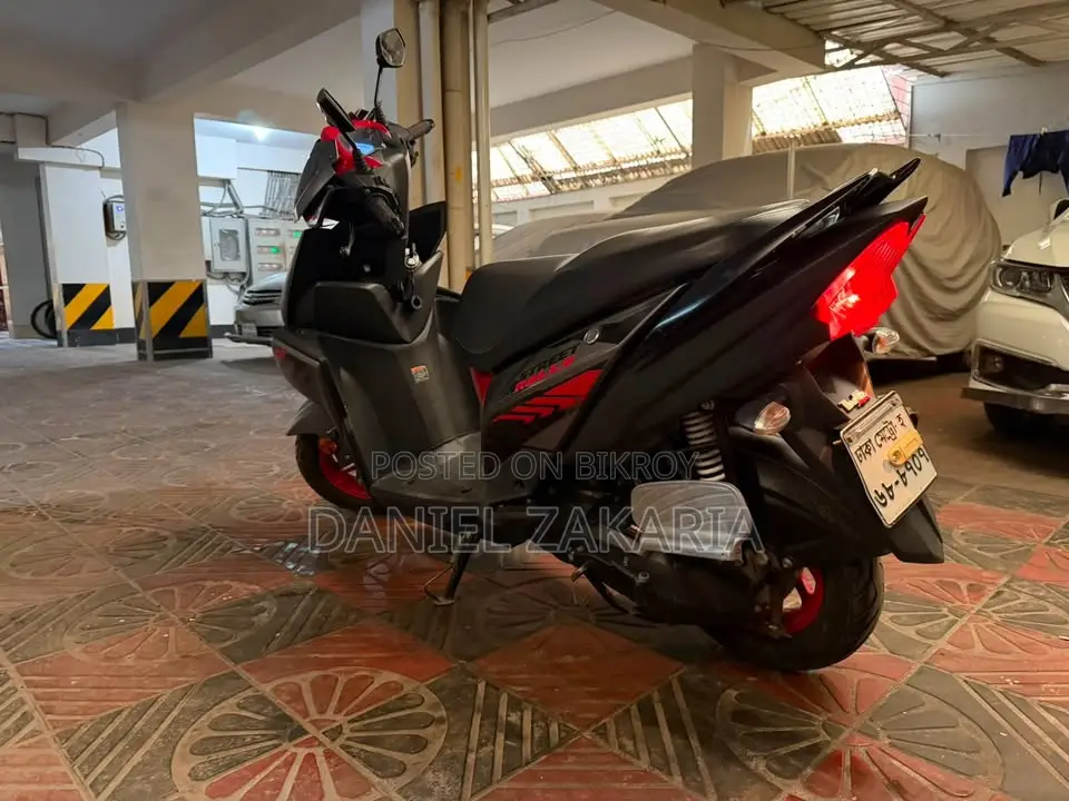 ইয়ামাহা ২০২১ গ্রে