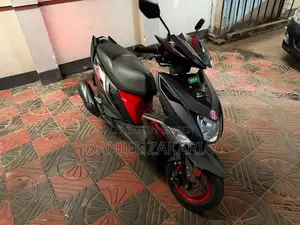 ইয়ামাহা ২০২১ গ্রে