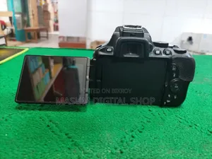 নিকন ডি৫৬০০ বডি