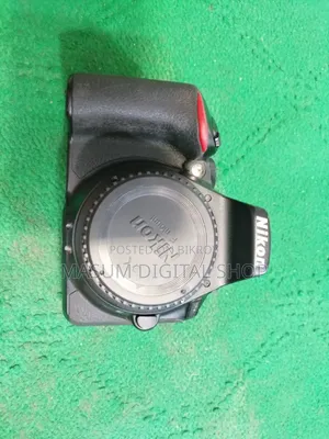 নিকন ডি৫৬০০ বডি