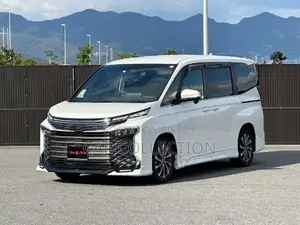 Toyota Voxy Hybrid S-Z E-Four 7-Seater 2022 Pearl