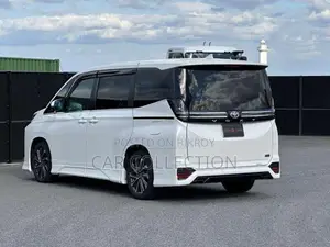 Toyota Voxy Hybrid S-Z E-Four 7-Seater 2022 Pearl