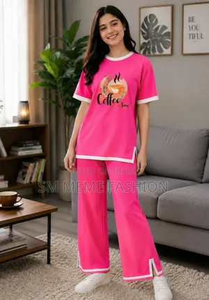 Ladies Half Sleeve T-Shirt & Pant Set