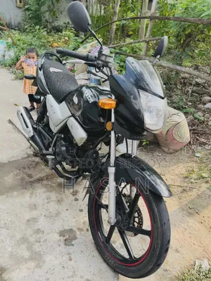 Runner Bullet 100 2018 Black