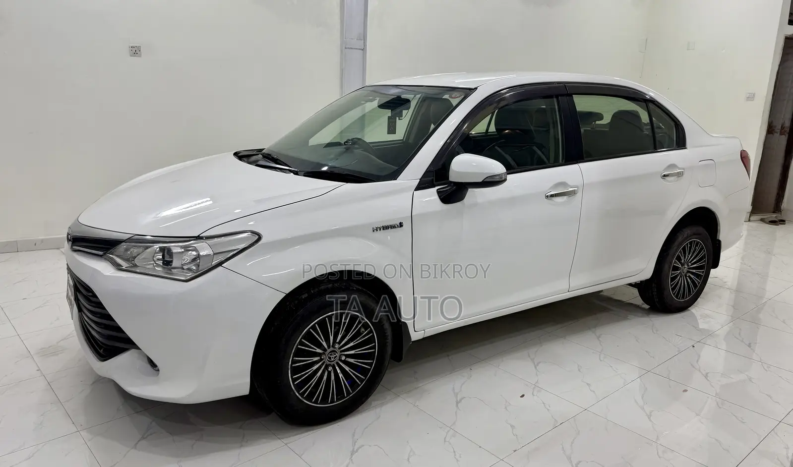 Toyota Corolla Hybrid 2025 White