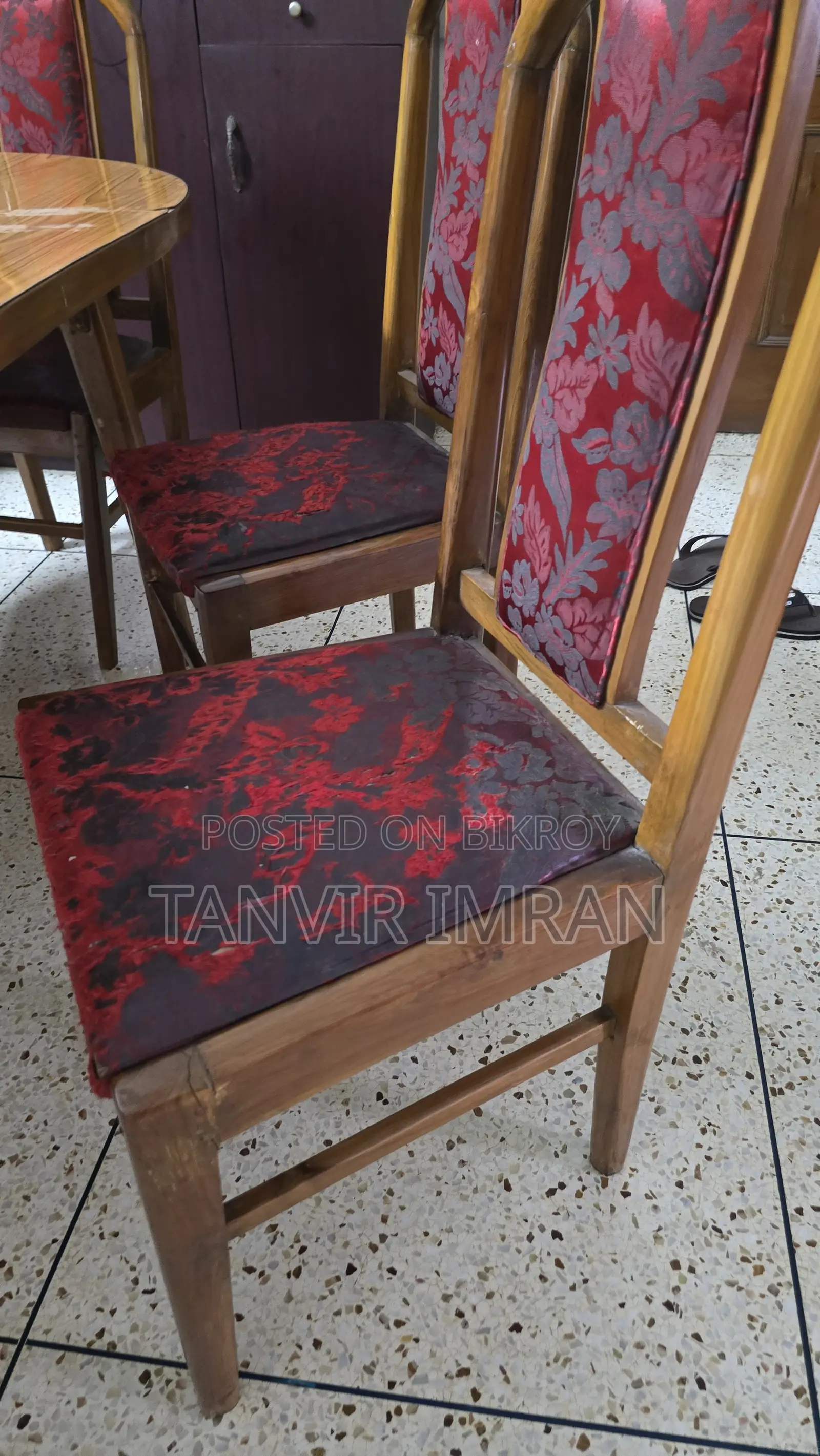 কাঠের ডাইনিং টেবিল সেট ৬ সিটার