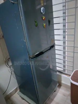 একটি ফ্রিজ বিক্রয় করা হবে।