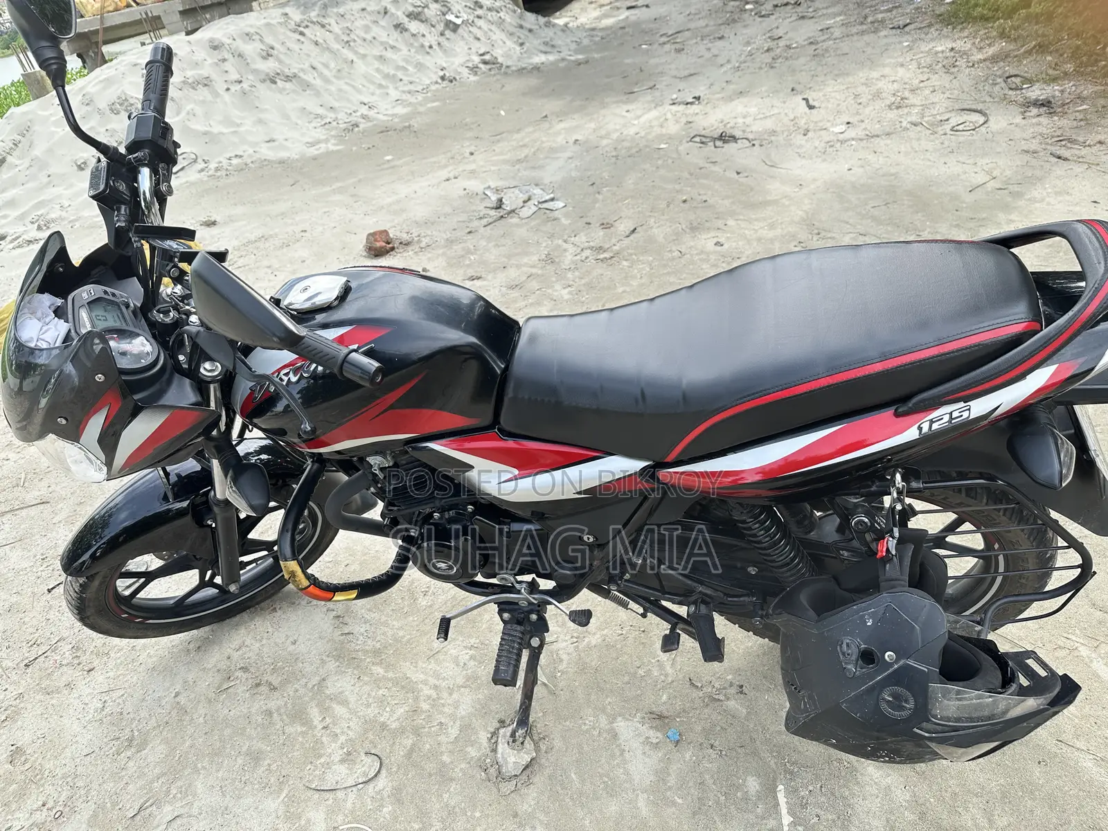 Bajaj Discover 125 2025 Black