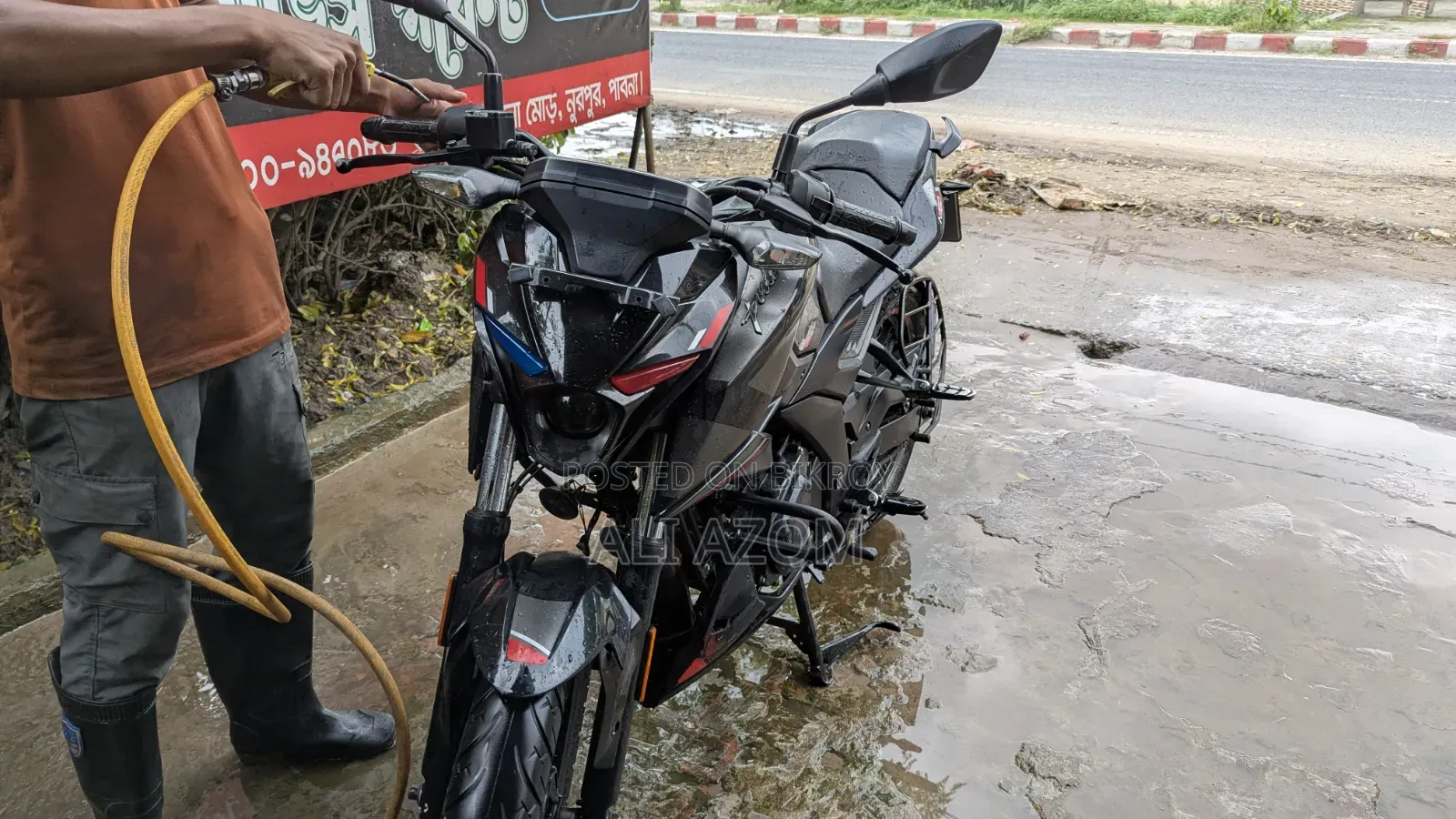 নতুন বাজাজ পালসার এন১৬০ ২০২৩ কালো