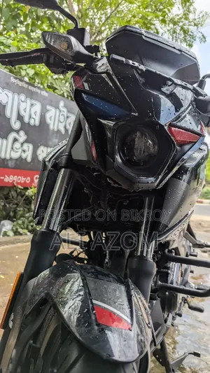 নতুন বাজাজ পালসার এন১৬০ ২০২৩ কালো