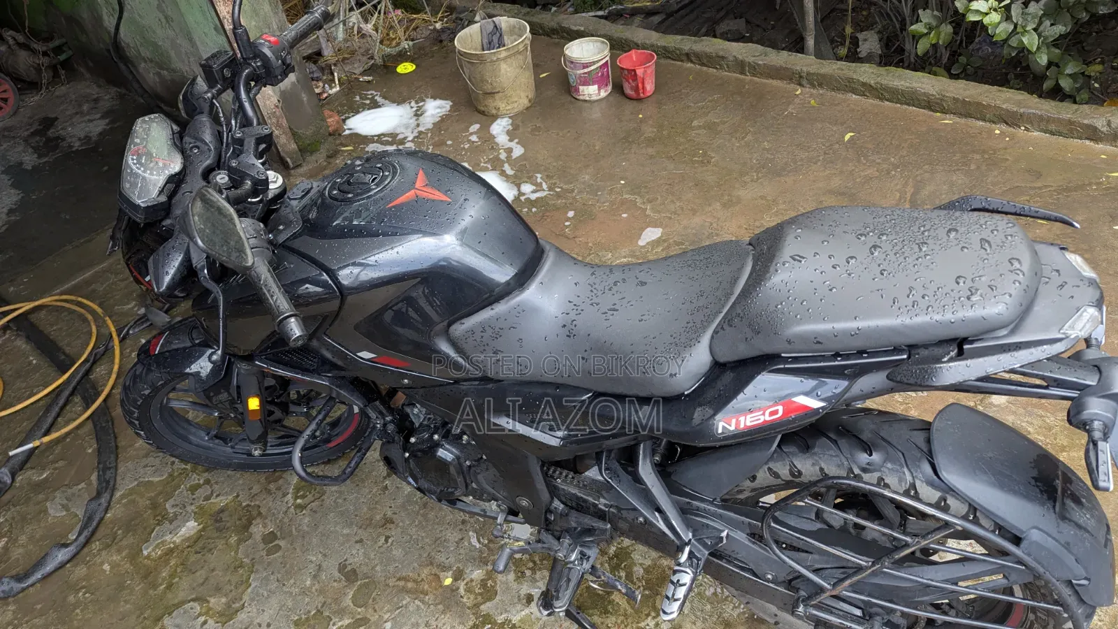 নতুন বাজাজ পালসার এন১৬০ ২০২৩ কালো