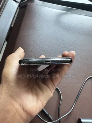 অ্যাপল আইফোন এক্সএস ৬৪ জিবি কালো