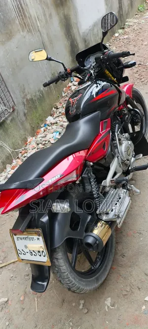 বাজাজ পালসার ১৫০ ২০১৭ রেড