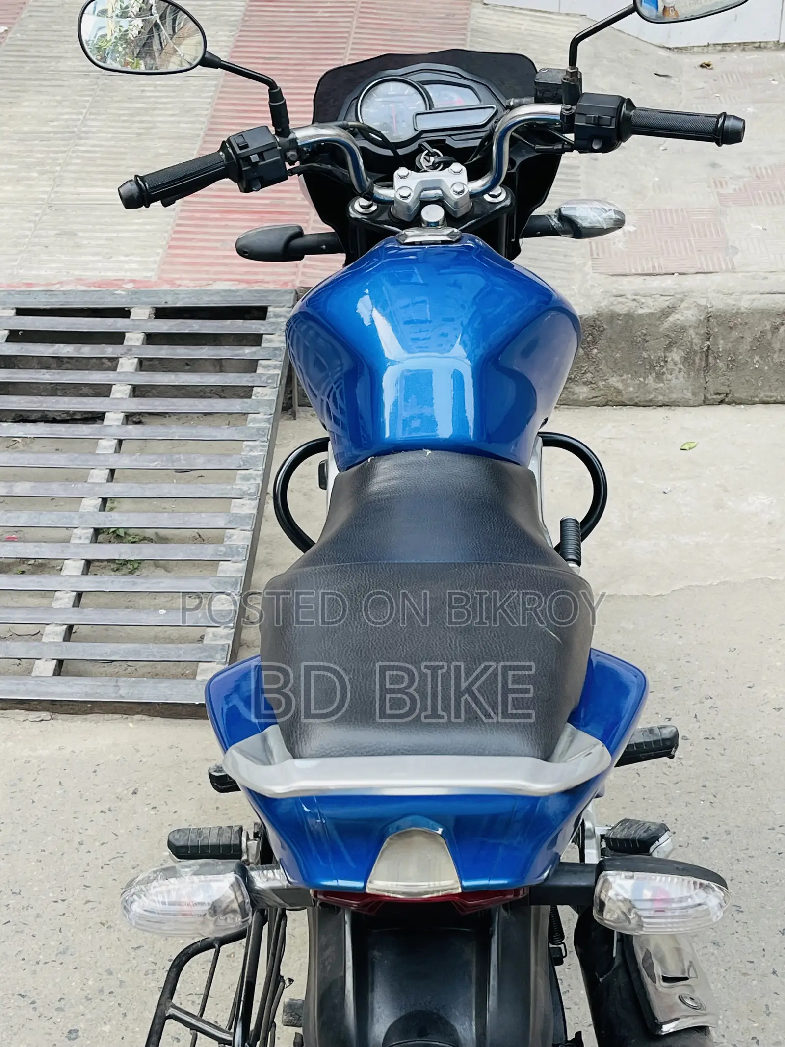 বাজাজ ডিসকভার ১২৫ ২০১৪ নীল
