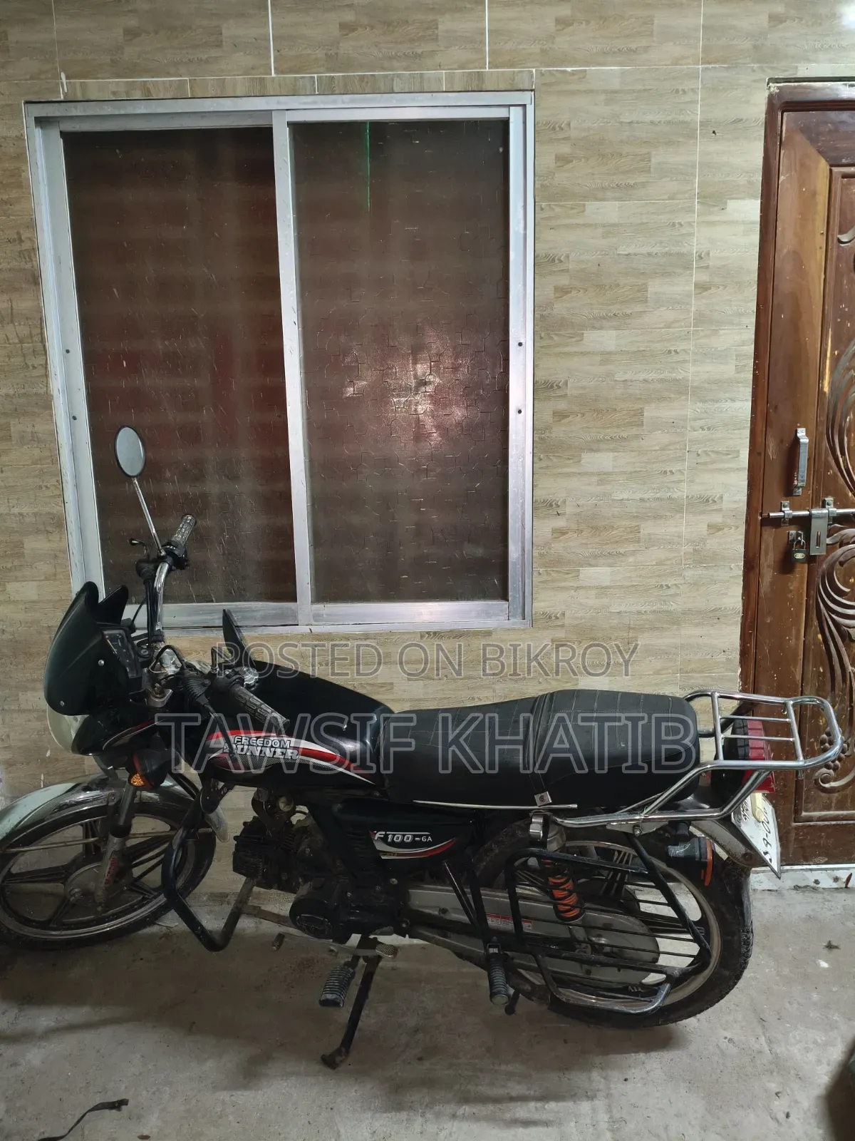 রানার এফ১০০ - ৬এ ২০২৩ কালো