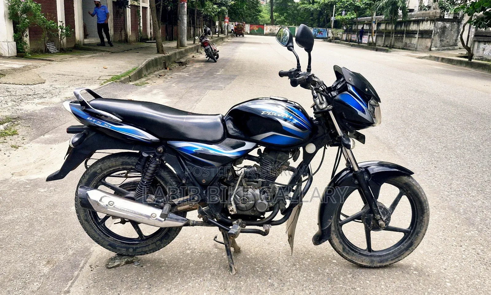 বাজাজ ডিসকভার ১০০ ২০১২ ব্ল্যাক