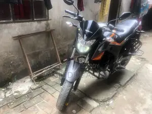 Honda Hornet 2021 Orange