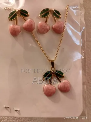 পেন্ডেন্ট এন্ড ইয়াররিং