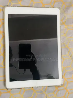 Apple iPad Air 16 GB Gray