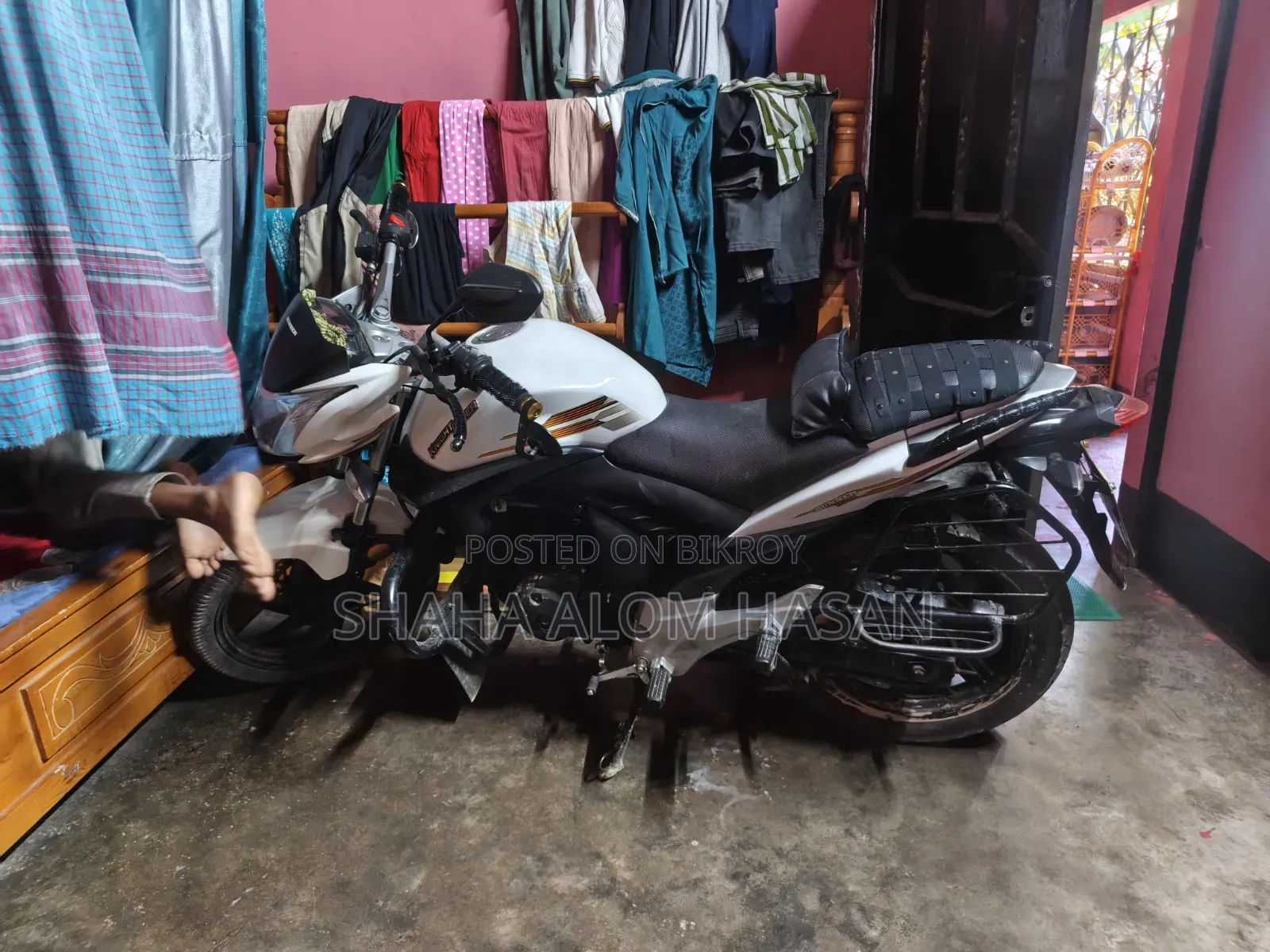 রানার নাইট রাইডার ভি২ ২০১৭ হোয়াইট