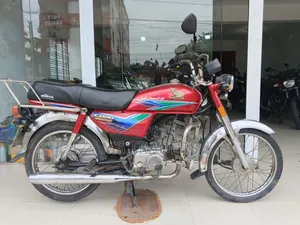 হোন্ডা ২০১৬ রেড