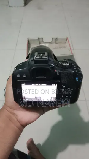 Canon 800 D