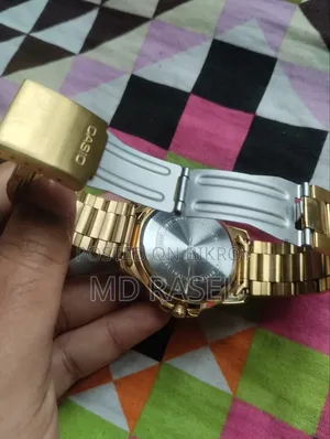 ঘড়ি বিক্রি করা হবে