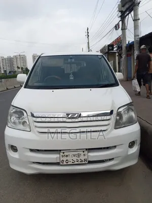 Toyota Noah 2004 White