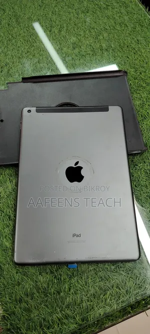 Apple iPad 10.2 (2019) 128 GB Silver