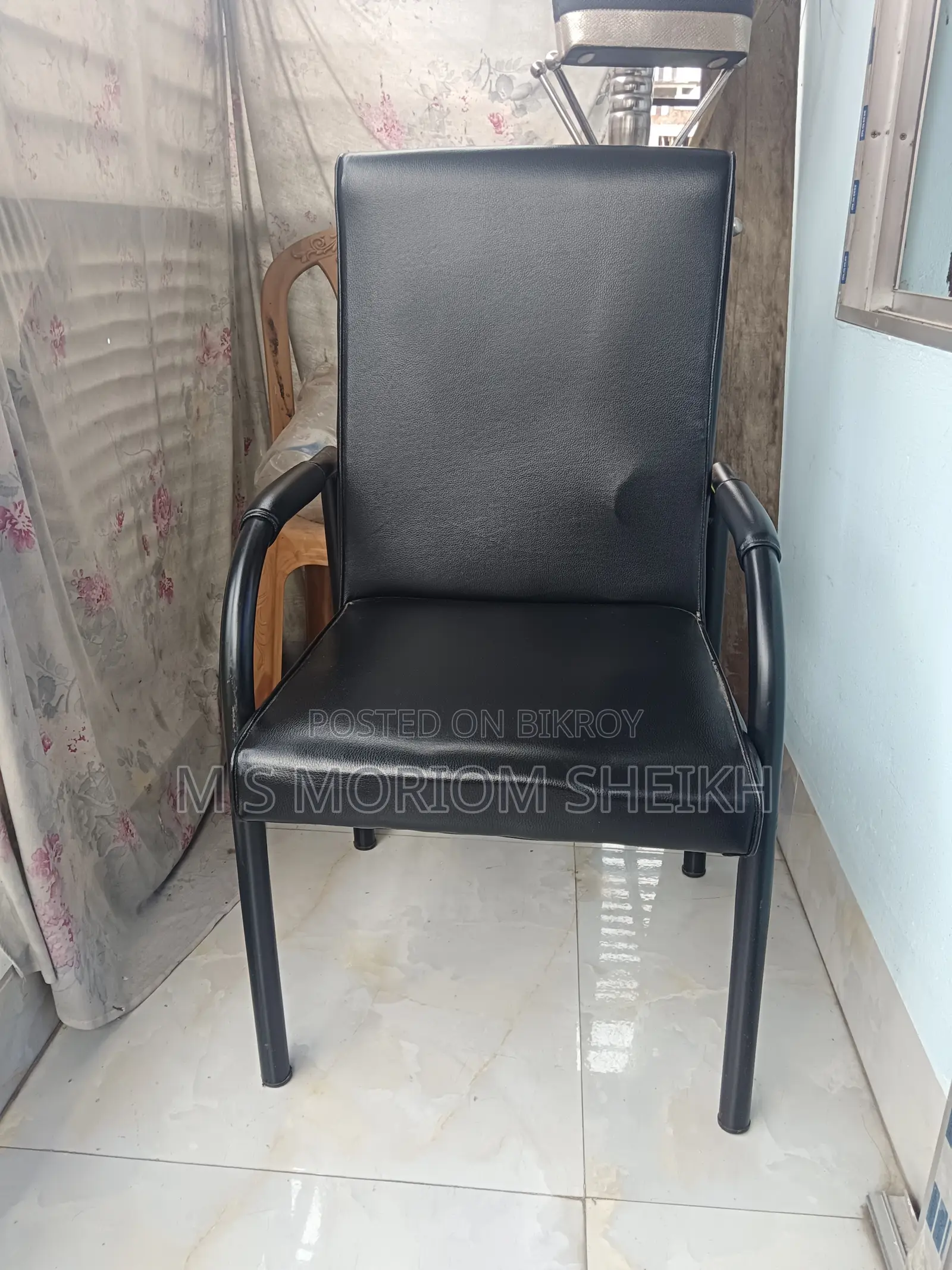 Black Colour Chair