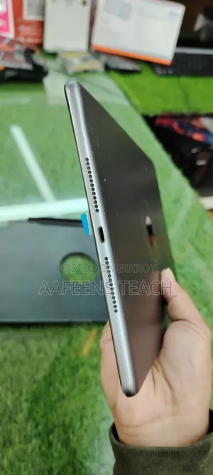 Apple iPad 10.2 (2019) 128 GB Silver