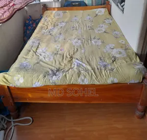 কাঠের খাট ৪.৫*৬.৫ ফিট