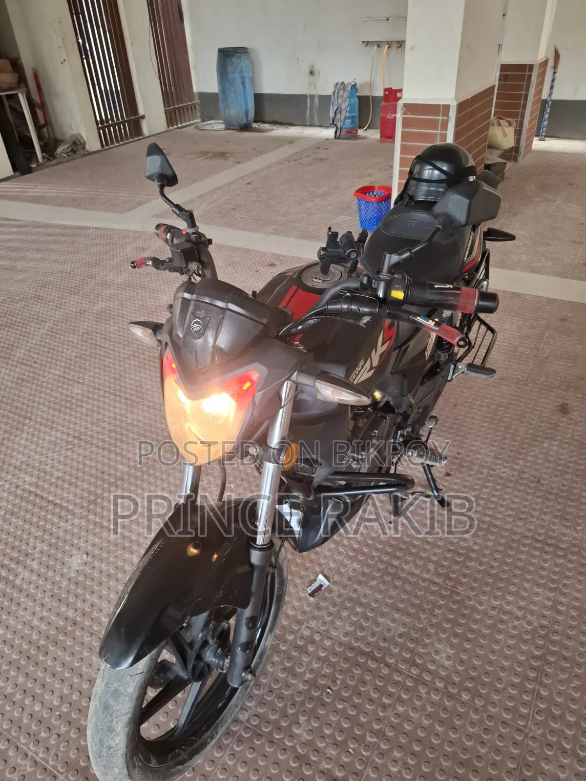 কিওয়ে আরকেএস ১২৫ ২০২১ কালো